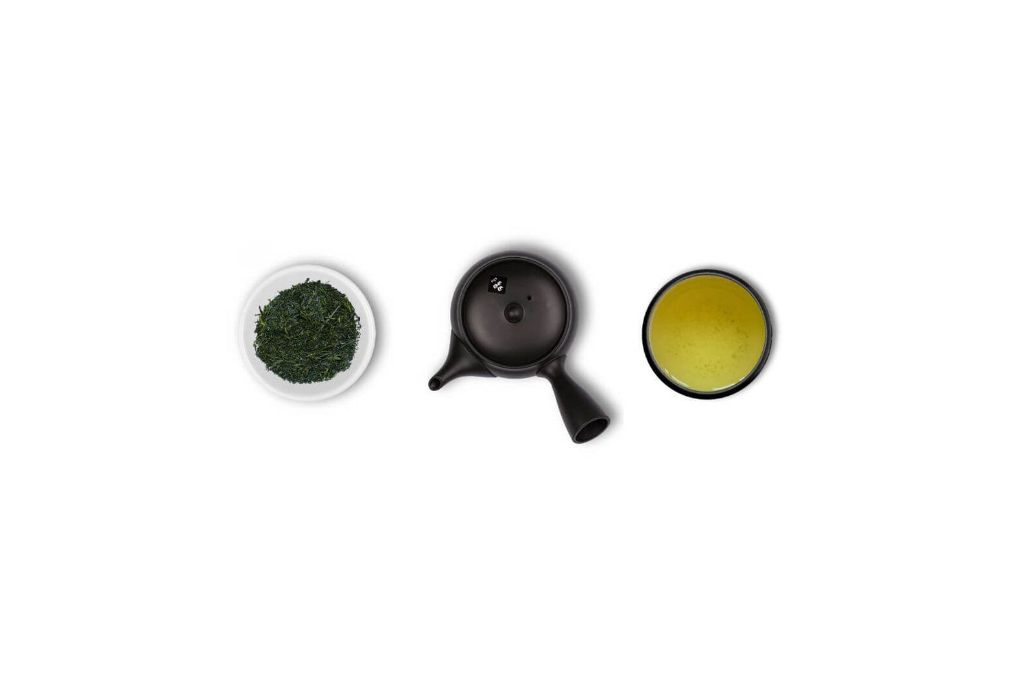 Sencha thee met een kyusu en een kopje Sencha