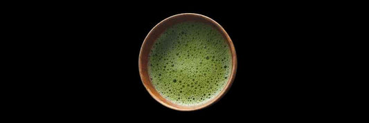 hoe maak je matcha-schuim